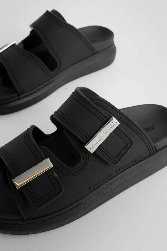 ALEXANDER MCQUEEN WOMAN BLACK SANDALS & SLIDES