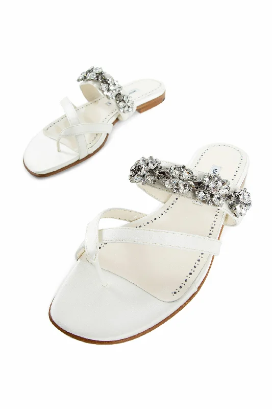 MANOLO BLAHNIK WOMAN WHITE SANDALS & SLIDES